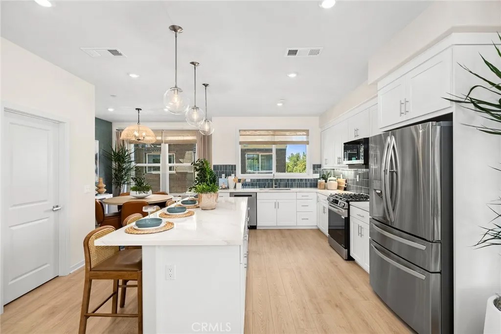 445 S Eleanor Street