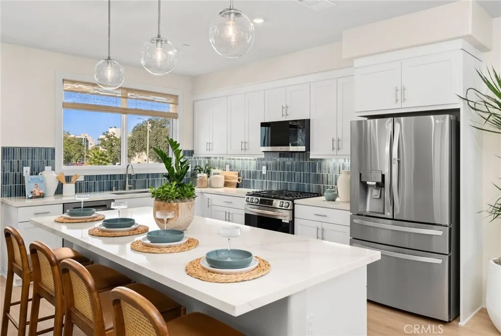 445 S Eleanor Street