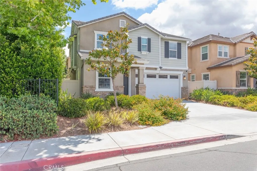 1115 S Magnolia