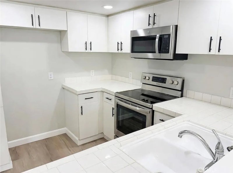 1211 Cabrillo