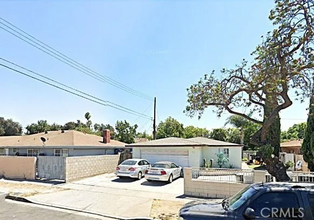 Photo of 3510 W Pine Street, Santa Ana, CA 92704 (MLS # PW26025092)