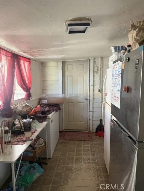 1087 W 9th