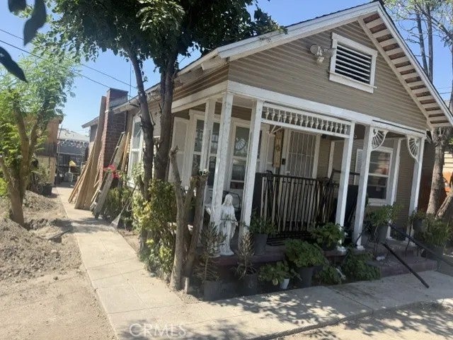 1087 W 9th