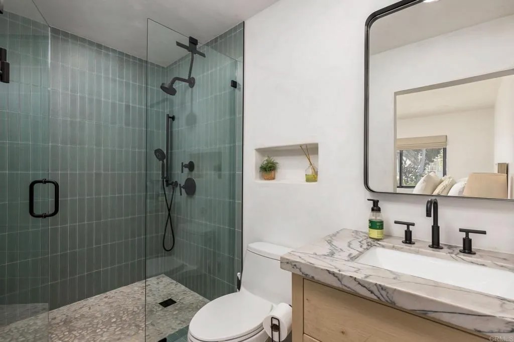 801 North Pacific St