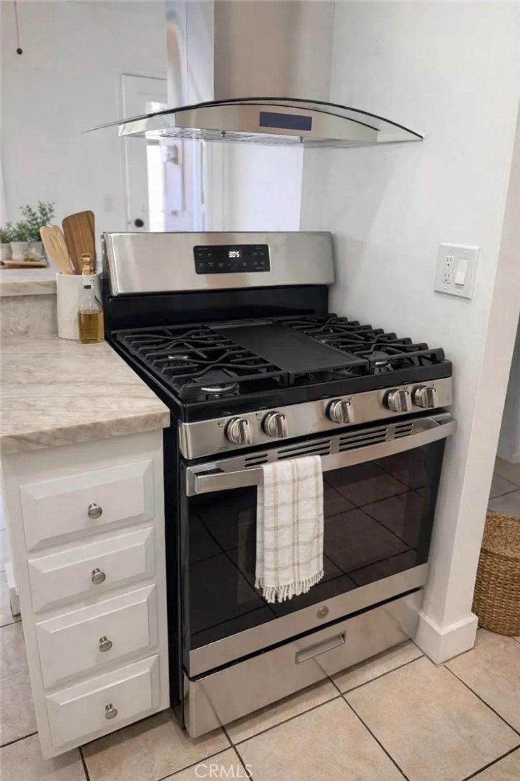 Photo of 1765 W Glenoaks Ave, Anaheim, CA 92801 (MLS # PW26003280)