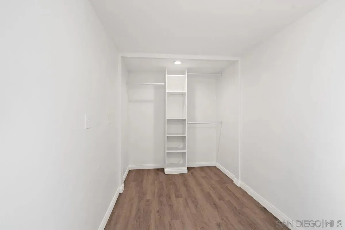 La Jolla, California 92037, United States, 4 Bedrooms Bedrooms, ,2 BathroomsBathrooms,Residential,Pending,206641