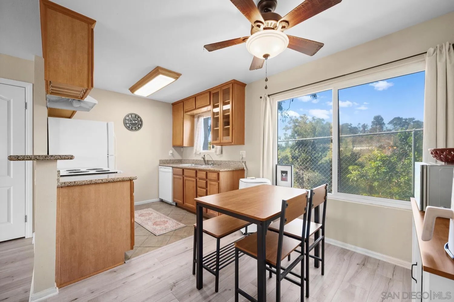 6333 College Grove Way, Uit 2104