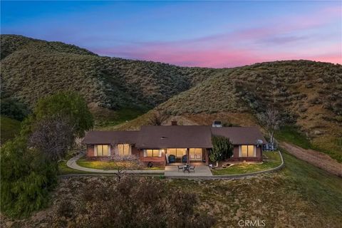 Photo of 26676 Cypress Way, Redlands, CA 92373 (MLS # IG26029765)