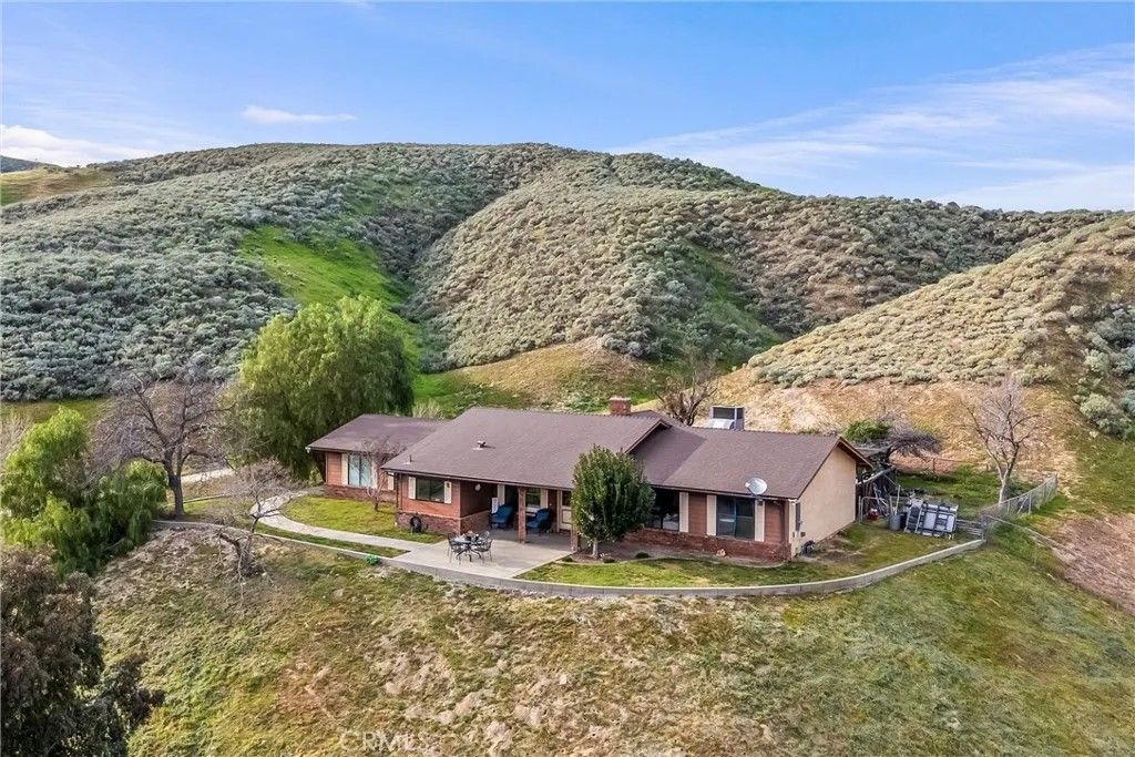 Photo of 26676 Cypress Way, Redlands, CA 92373 (MLS # IG26029765)