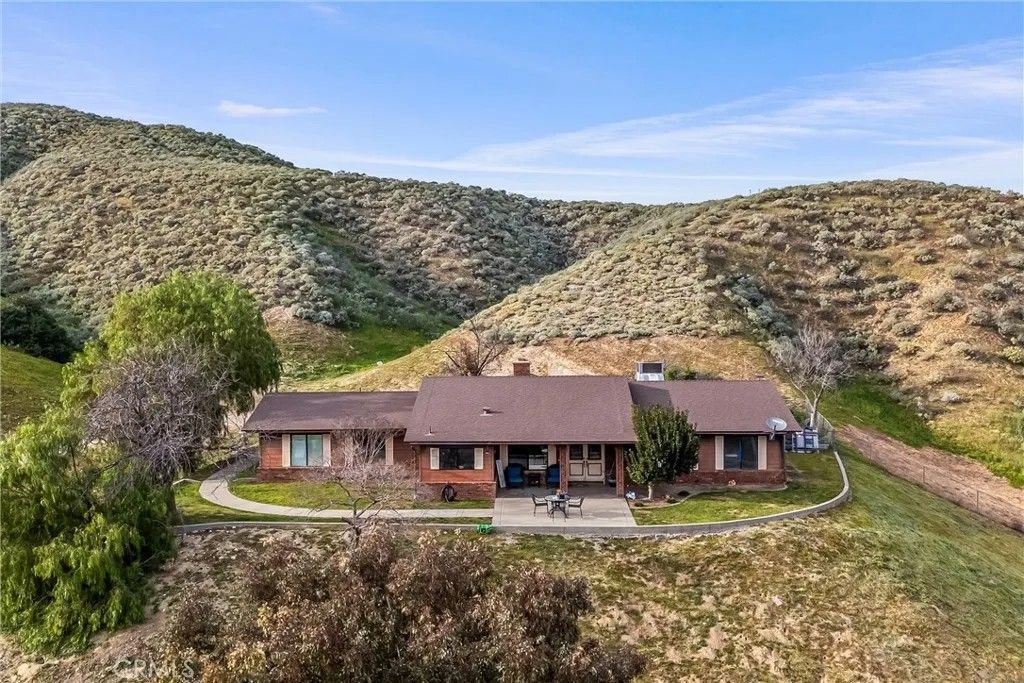 Photo of 26676 Cypress Way, Redlands, CA 92373 (MLS # IG26029765)