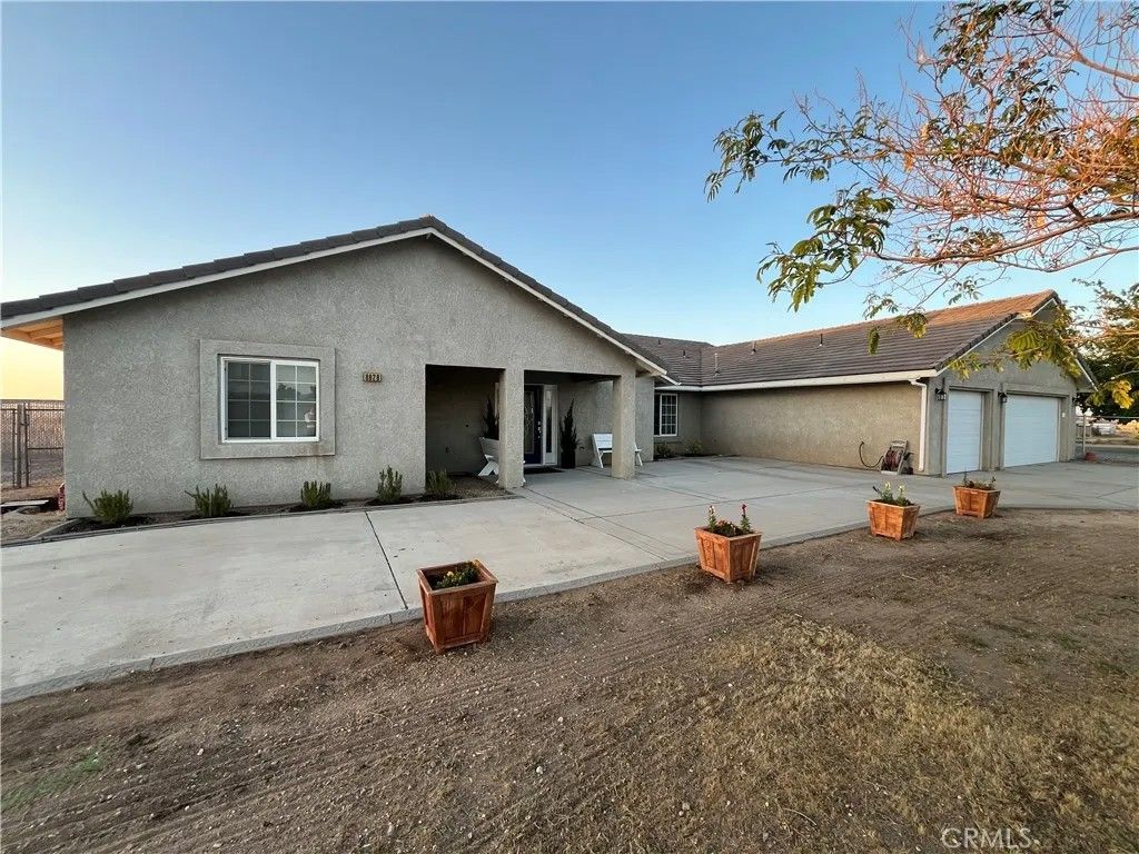 Photo of 8828 Vincent Court, Hesperia, CA 92344 (MLS # CV26083966)