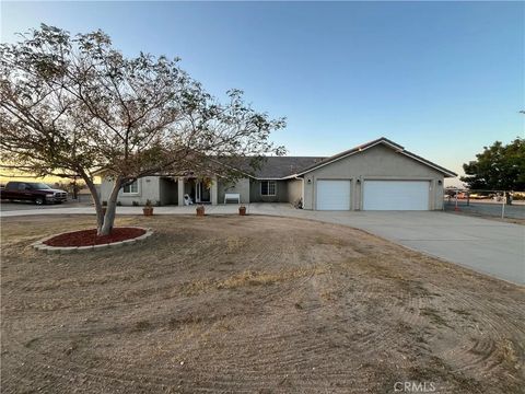 Photo of 8828 Vincent Court, Hesperia, CA 92344 (MLS # CV26083966)