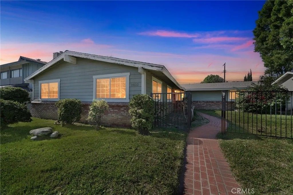 Photo of 11633 Balboa Blvd, Granada Hills, CA 91344 (MLS # PW26039593)