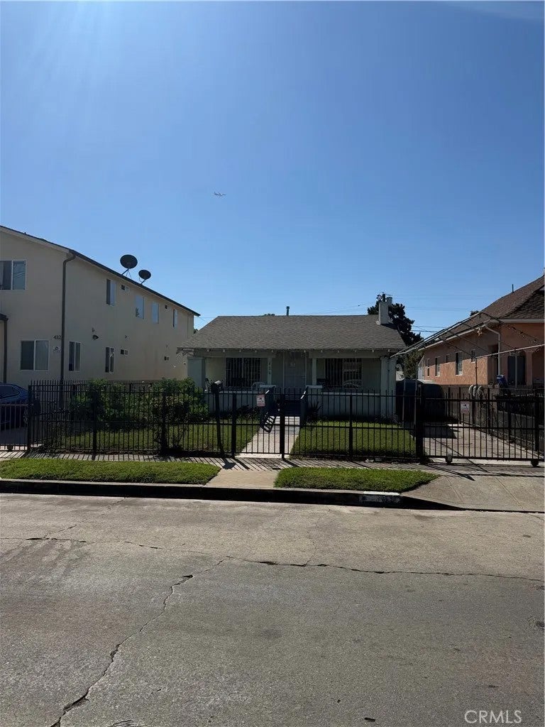 426 E 83rd