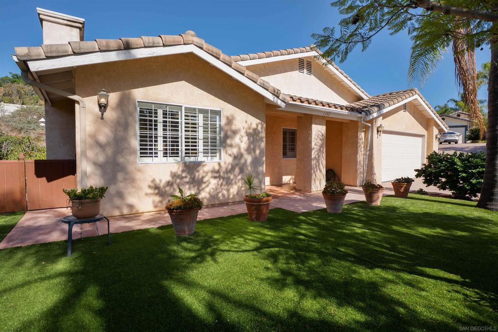 Photo of 1162 Meadow Lake Dr, Vista, CA 92084 (MLS # 250041431)