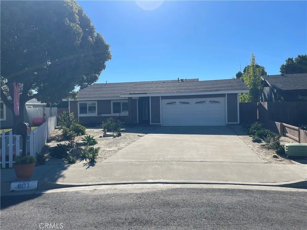Photo of 601 Hunter St, Oceanside, CA 92058 (MLS # OC25272139)