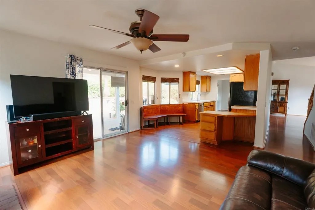 1715 Las Palmas Lane