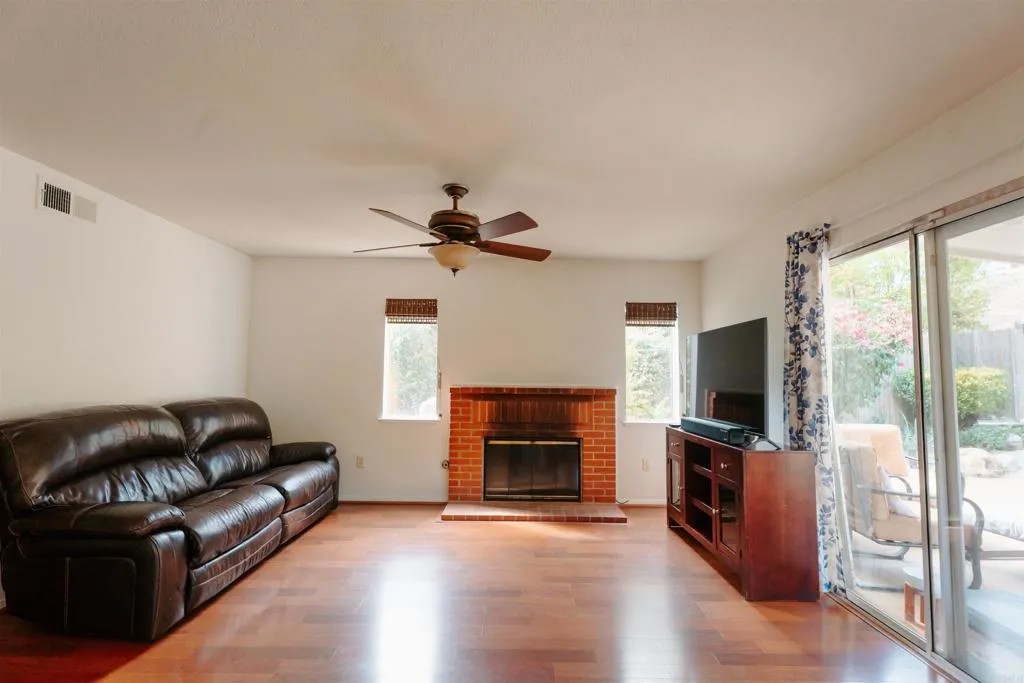 1715 Las Palmas Lane