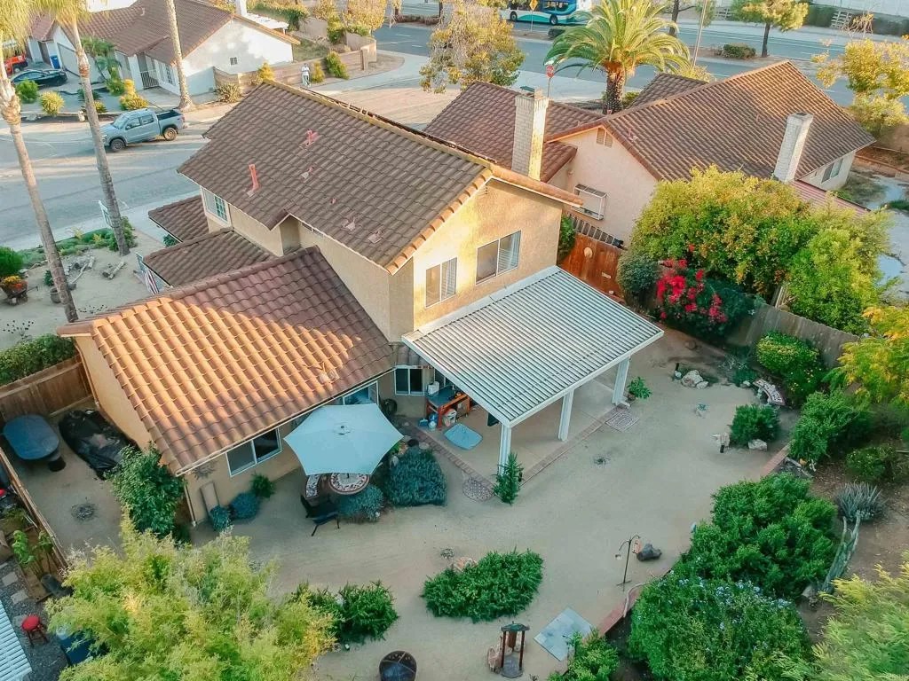 1715 Las Palmas Lane