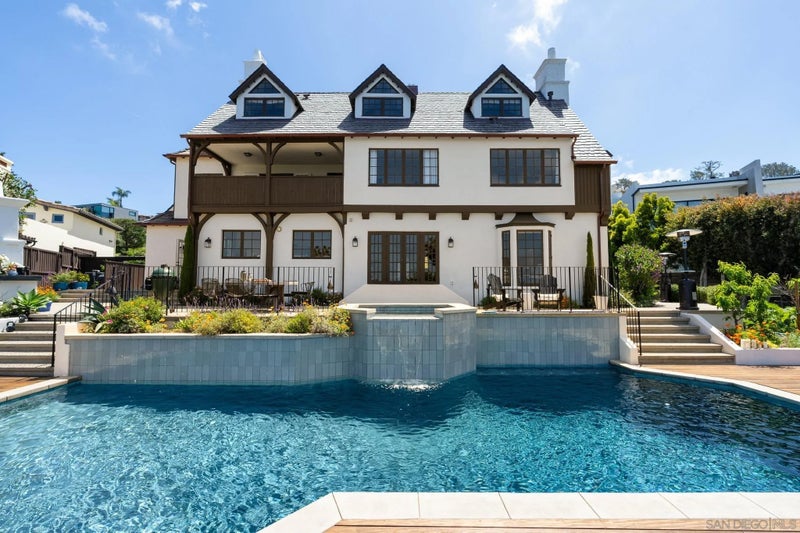 6714 Muirlands