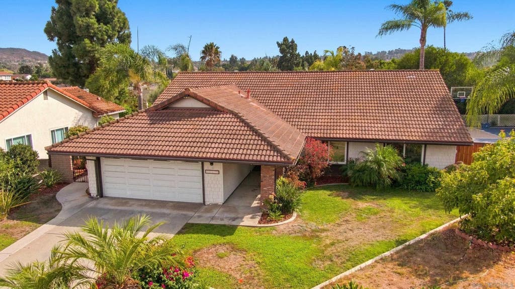 Photo of 12579 Cresta Pl, San Diego, CA 92128 (MLS # 260019978)