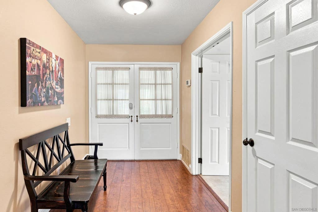 Photo of 12579 Cresta Pl, San Diego, CA 92128 (MLS # 260019978)