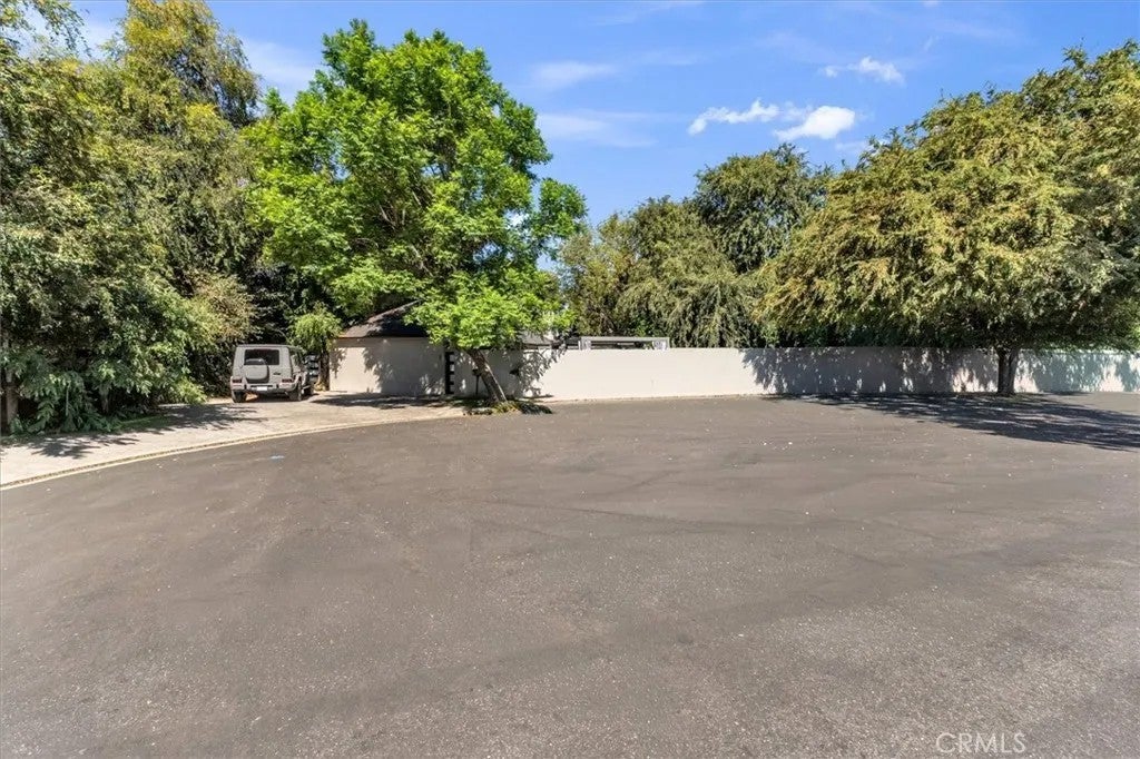 4624 Saint Clair