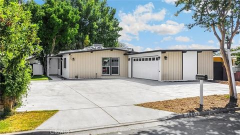 Tiny photo for 18018 E Ghent St, Azusa, CA 91702 (MLS # CV25245775)