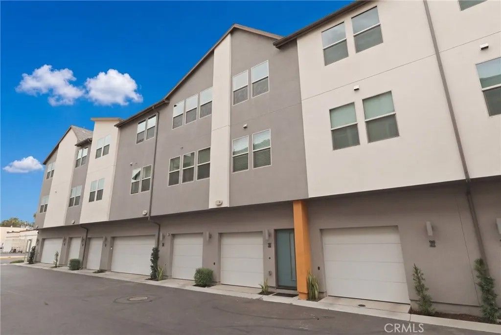Photo of 326 Strike, Covina, CA 91722 (MLS # CV26071366)