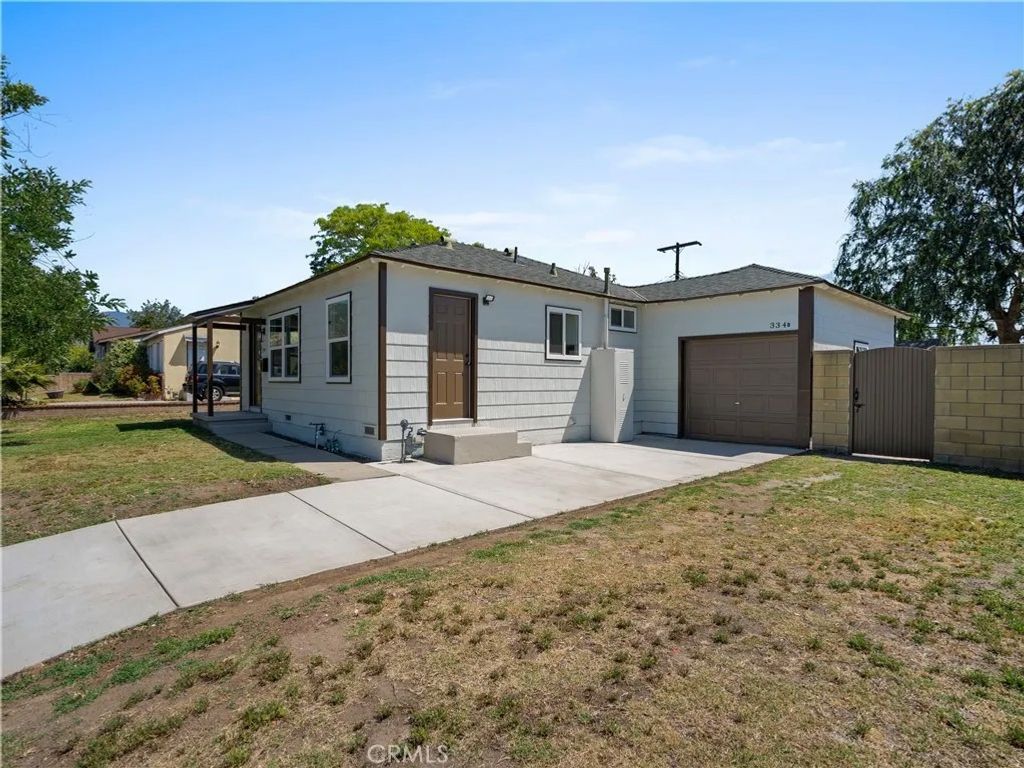 Photo of 334 N Vernon Ave, Azusa, CA 91702 (MLS # CV26094348)