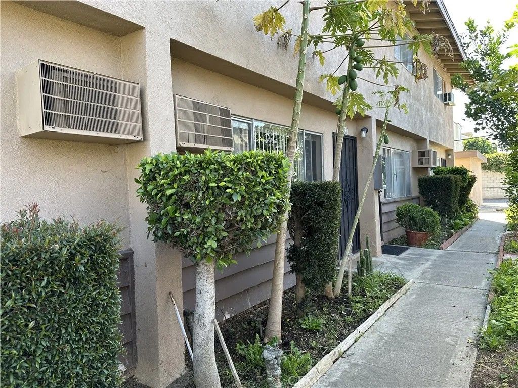 Photo of 10322 Park Ave, Garden Grove, CA 92840 (MLS # OC26041541)