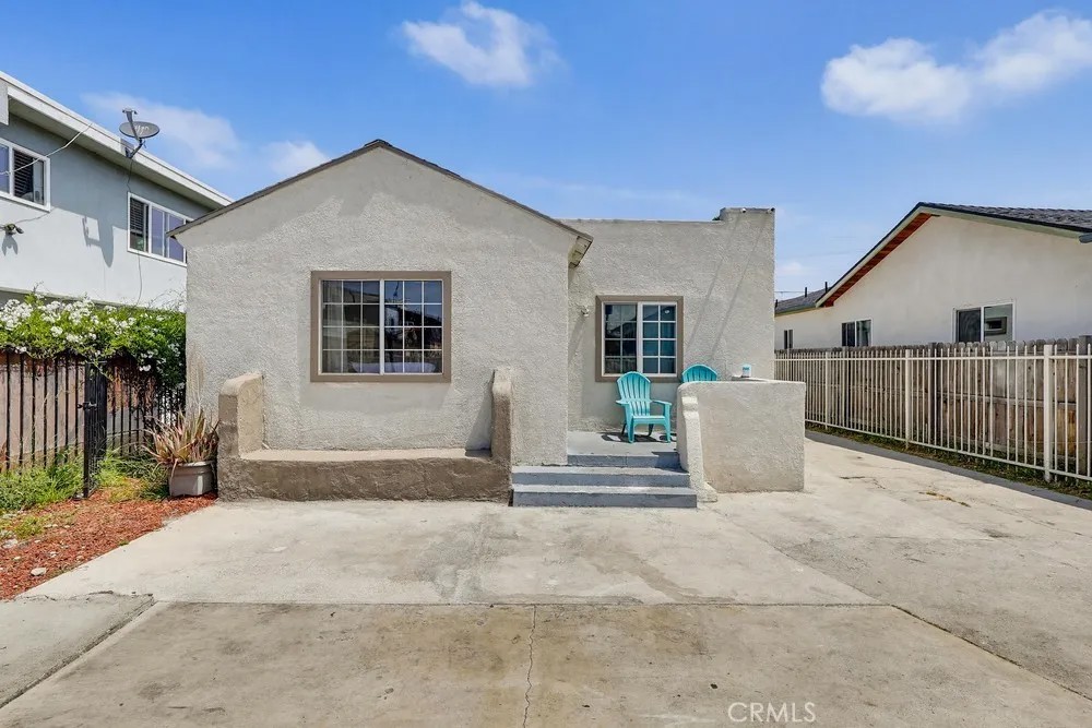 5435 Smiley Drive