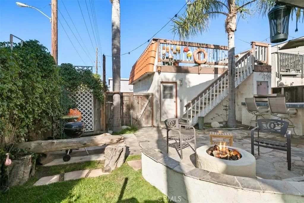 Photo of 201 Adams Ave, Huntington Beach, CA 92648 (MLS # PW26001506)