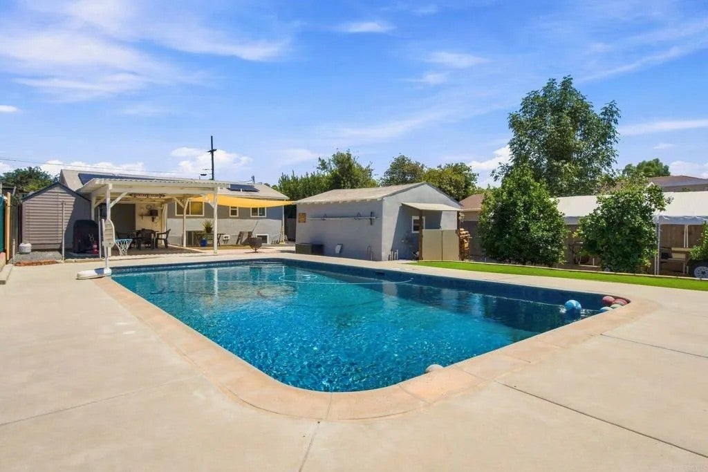 2720 Palm Lane
