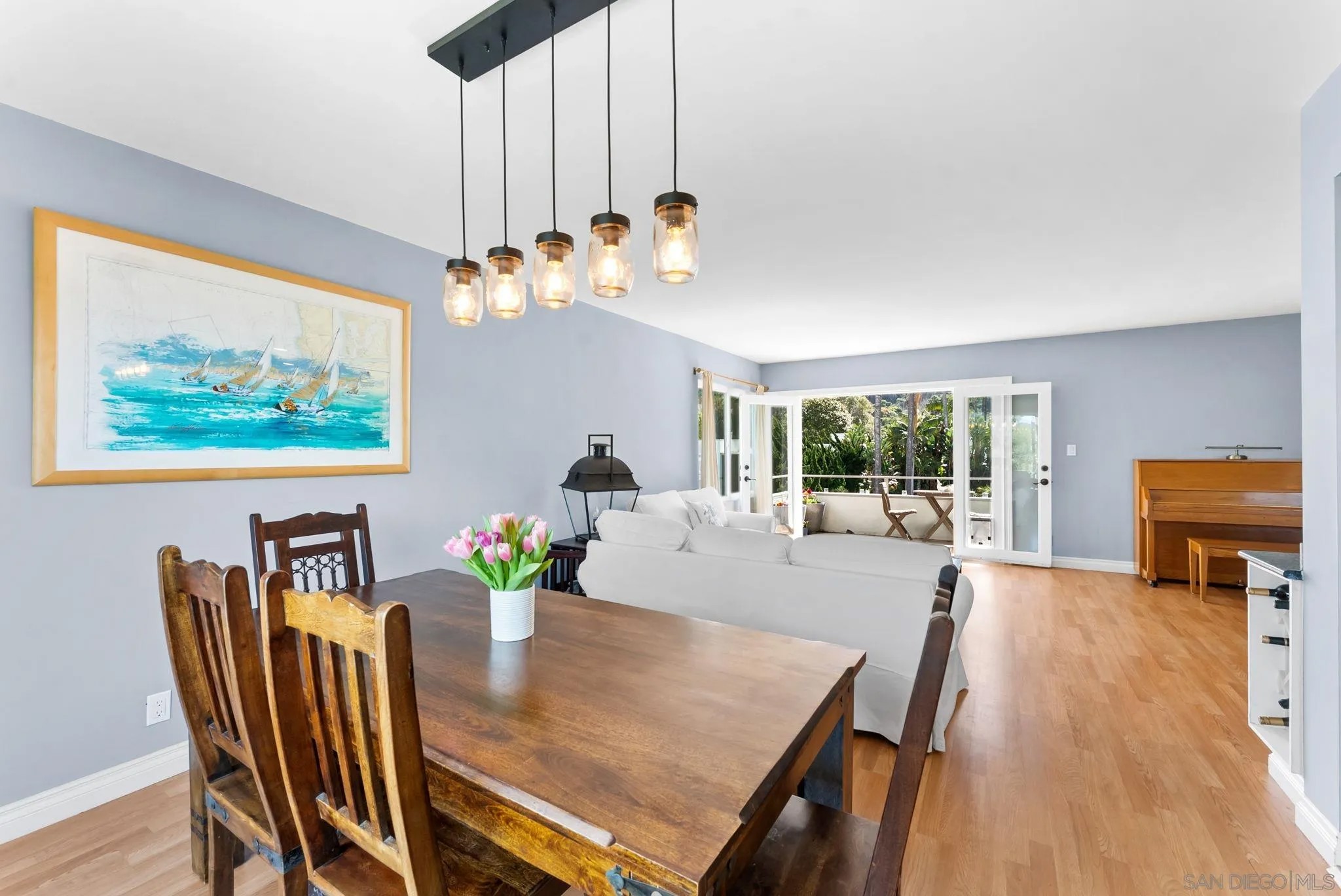 2360 Torrey Pines Rd 28