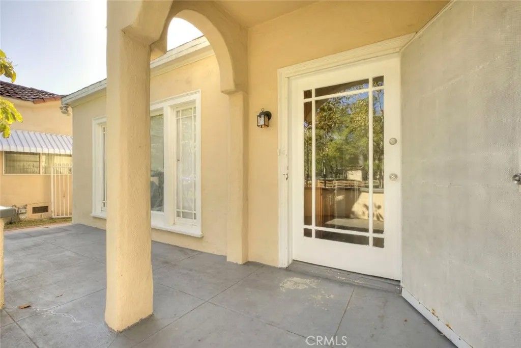 Photo of 648 Patterson Ave, Glendale, CA 91203 (MLS # GD26058894)