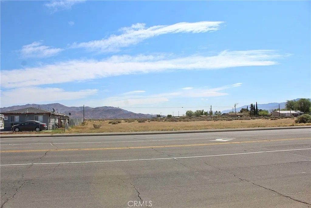 Photo of 11 Navajo, Apple Valley, CA 92308 (MLS # HD26066787)