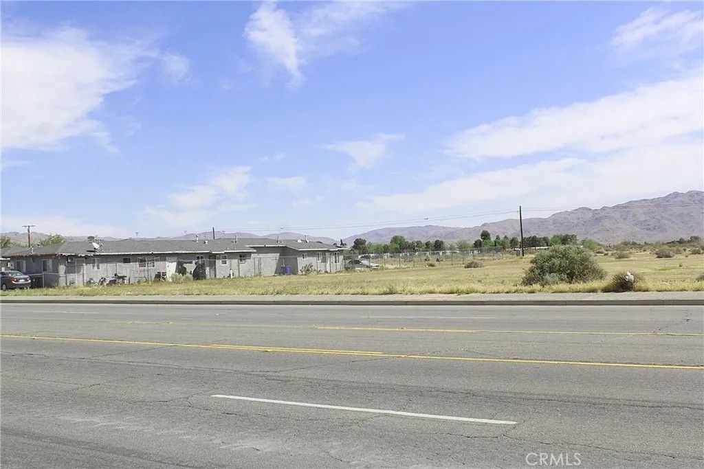 Photo of 11 Navajo, Apple Valley, CA 92308 (MLS # HD26066787)