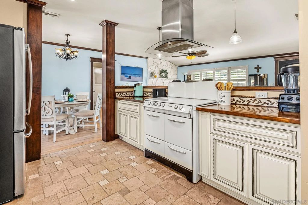 Photo of 3448 Trophy Dr, La Mesa, CA 91941 (MLS # 260006596)