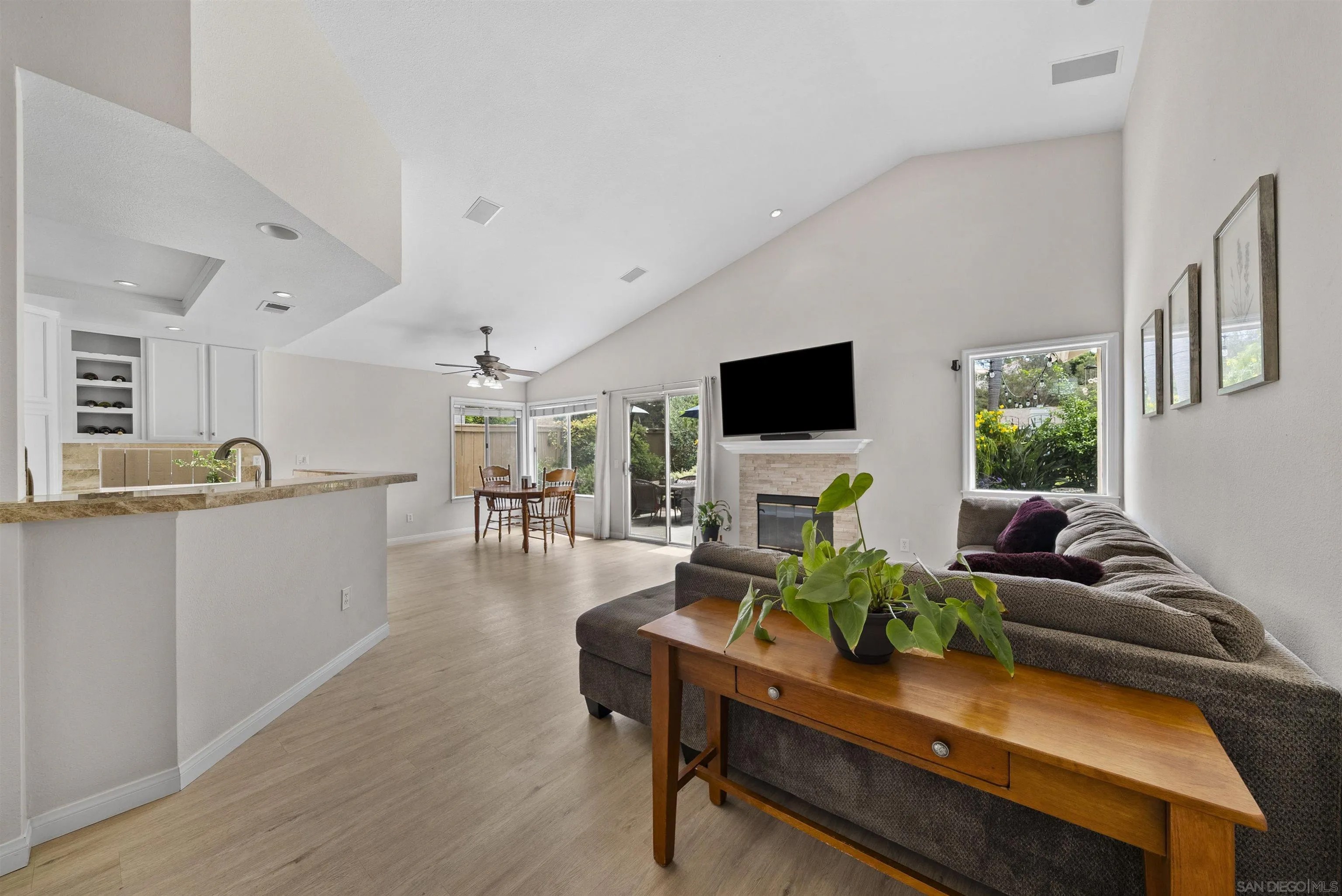 1544 Harbor Dr