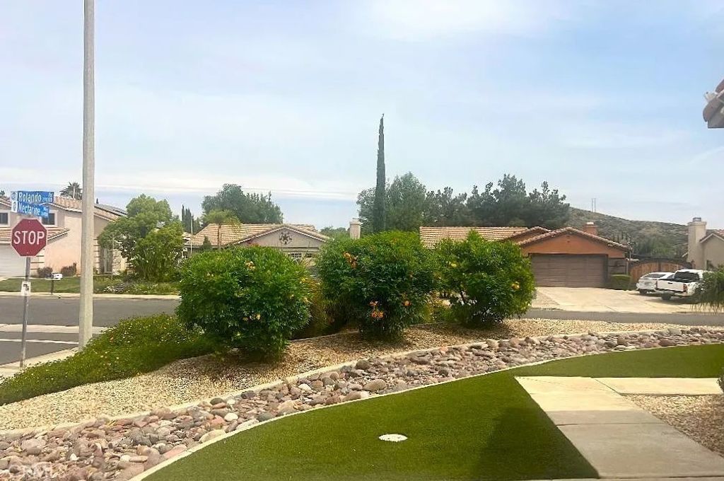 Photo of 16496 Nectarine Way, Lake Elsinore, CA 92530 (MLS # SW26065336)