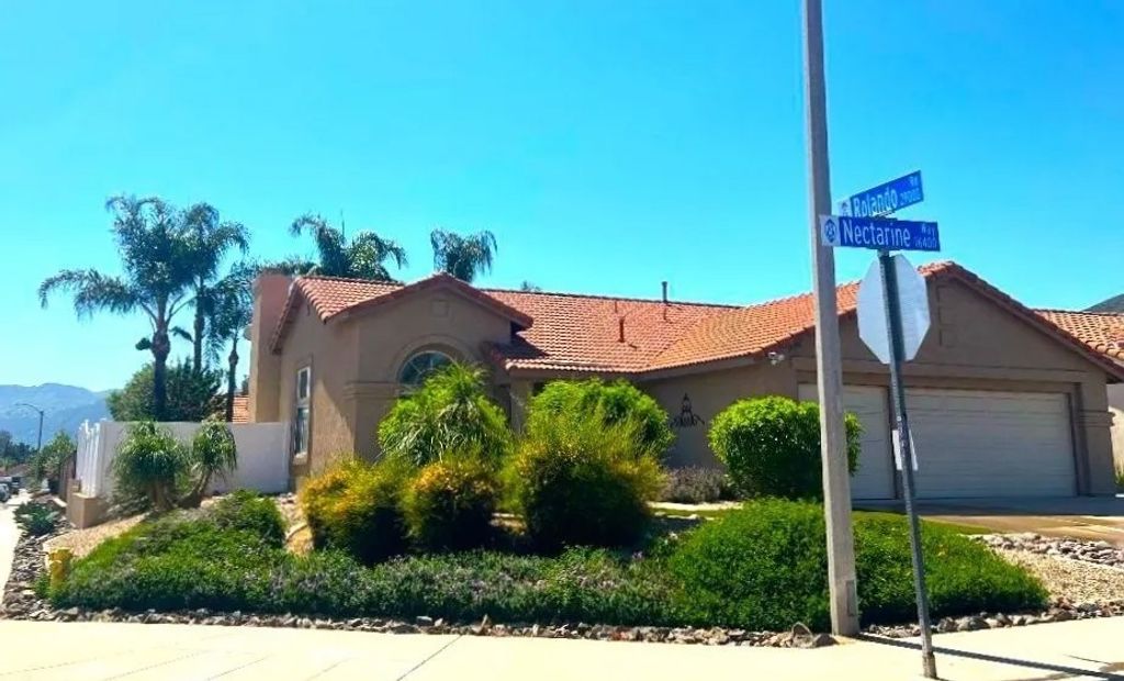 Photo of 16496 Nectarine Way, Lake Elsinore, CA 92530 (MLS # SW26065336)