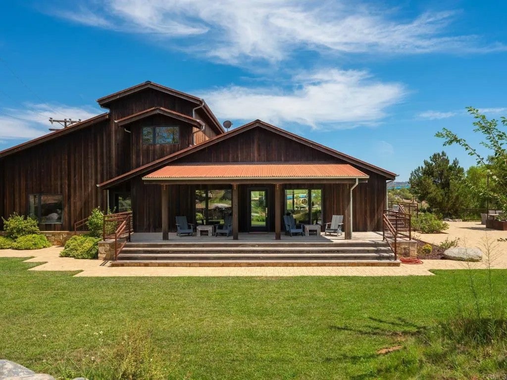 Photo of 577 Sleeping Indian Rd, Oceanside, CA 92057 (MLS # NDP2609588)