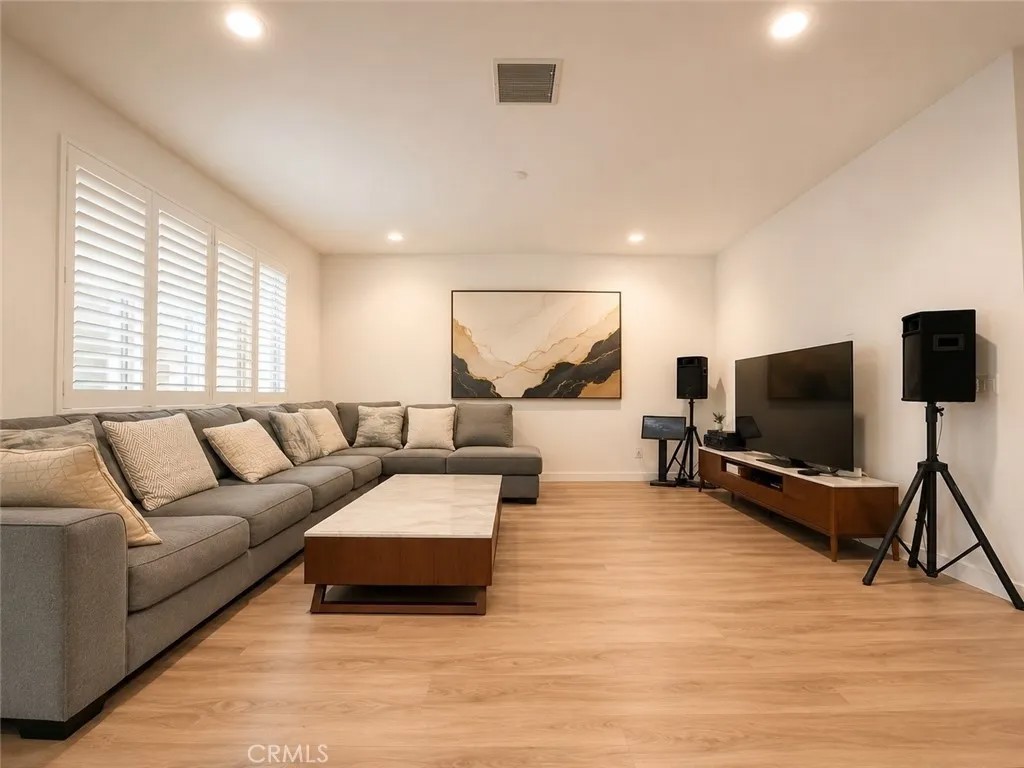 4722 S Cobblestone
