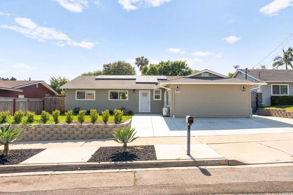 Photo of 3023 Linda Dr, Oceanside, CA 92056 (MLS # NDP2605090)