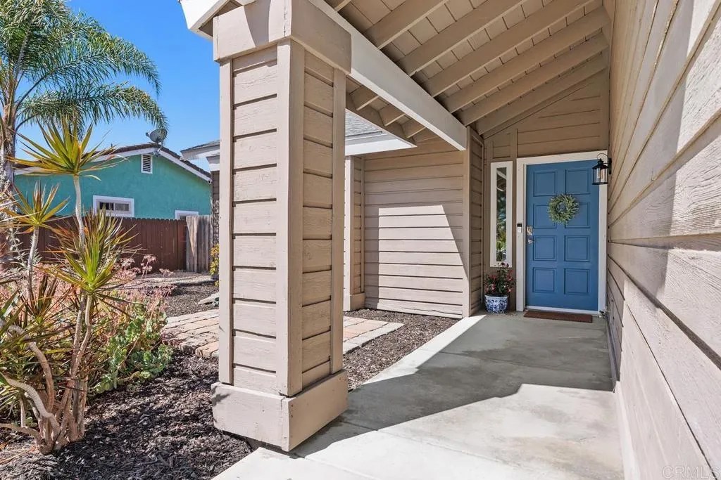 1744 Calle Jules