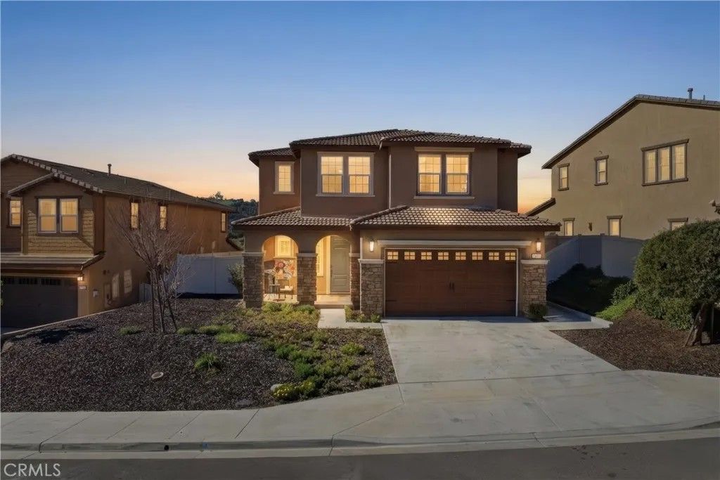 Photo of 346 Ventasso Way, Fallbrook, CA 92028 (MLS # SW26008896)