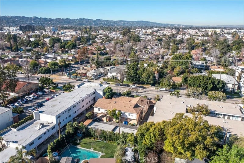 4918 Cahuenga