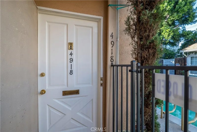 4918 Cahuenga