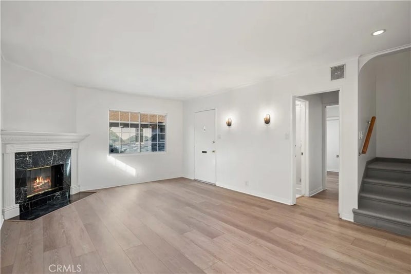4918 Cahuenga